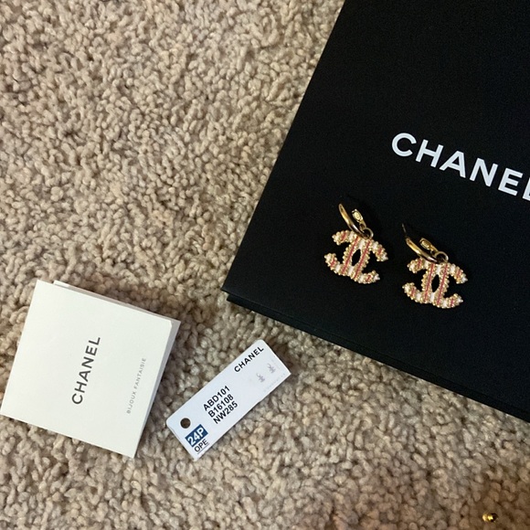 Authentic Chanel CC earrings - Picture 4 of 14